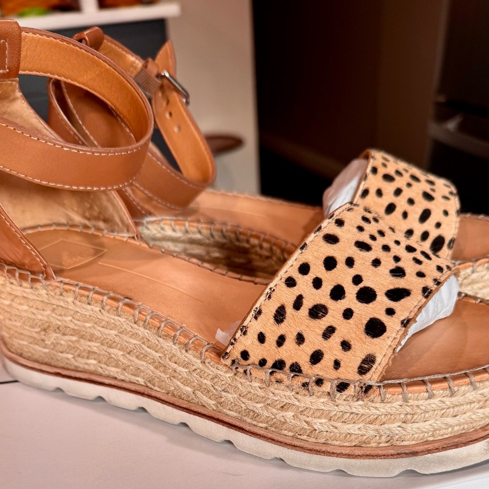 Dolce Vita Leopard Print Brown Tan Sandals